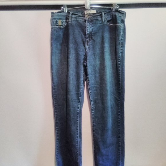 Levi's 512 Perfectly Slimming Straight Leg Jeans - Picture 2 of 8